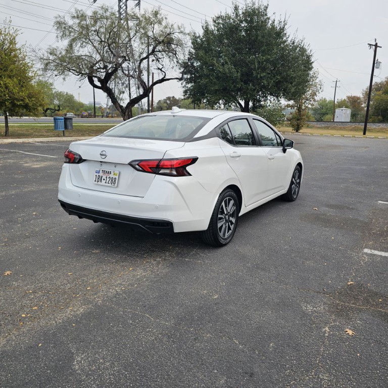 2022 Nissan Versa Image 7