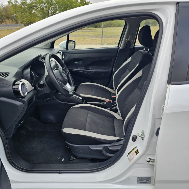 2022 Nissan Versa Image 10