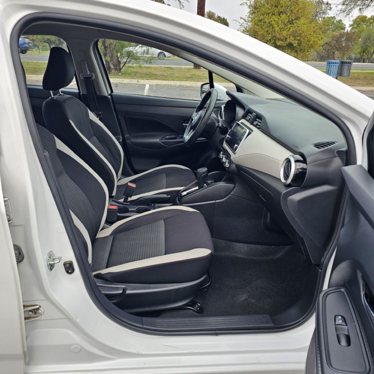 2022 Nissan Versa Image 16