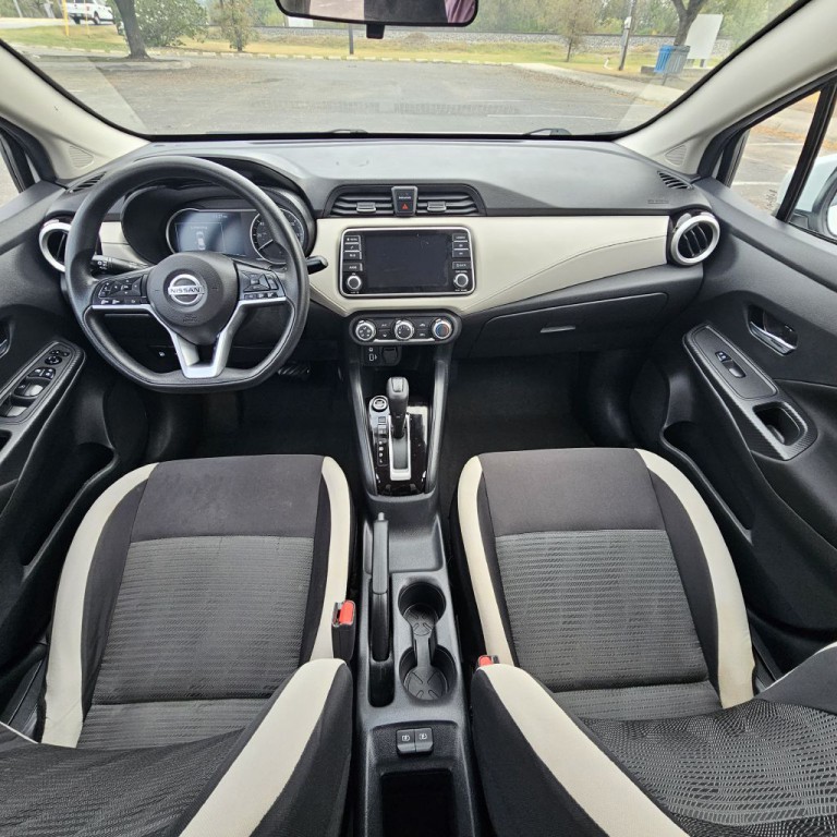 2022 Nissan Versa Image 18