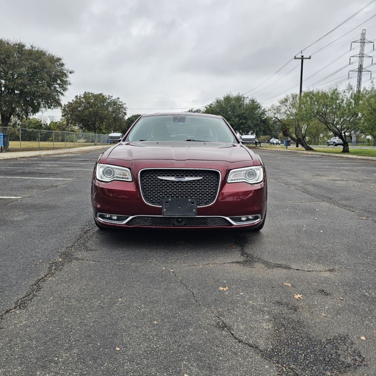 2018 Chrysler 300 Image 2