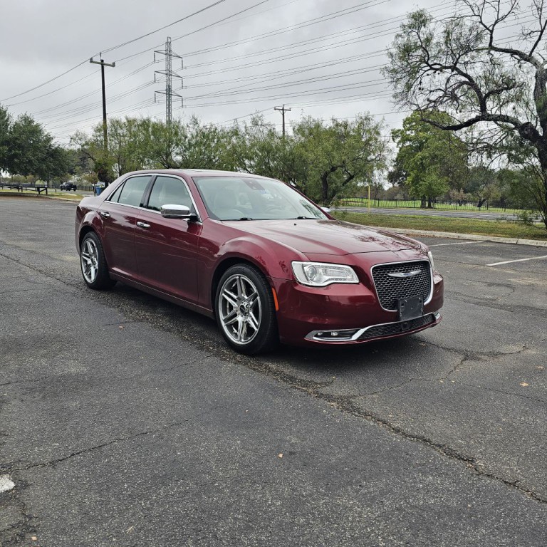 2018 Chrysler 300 Image 3