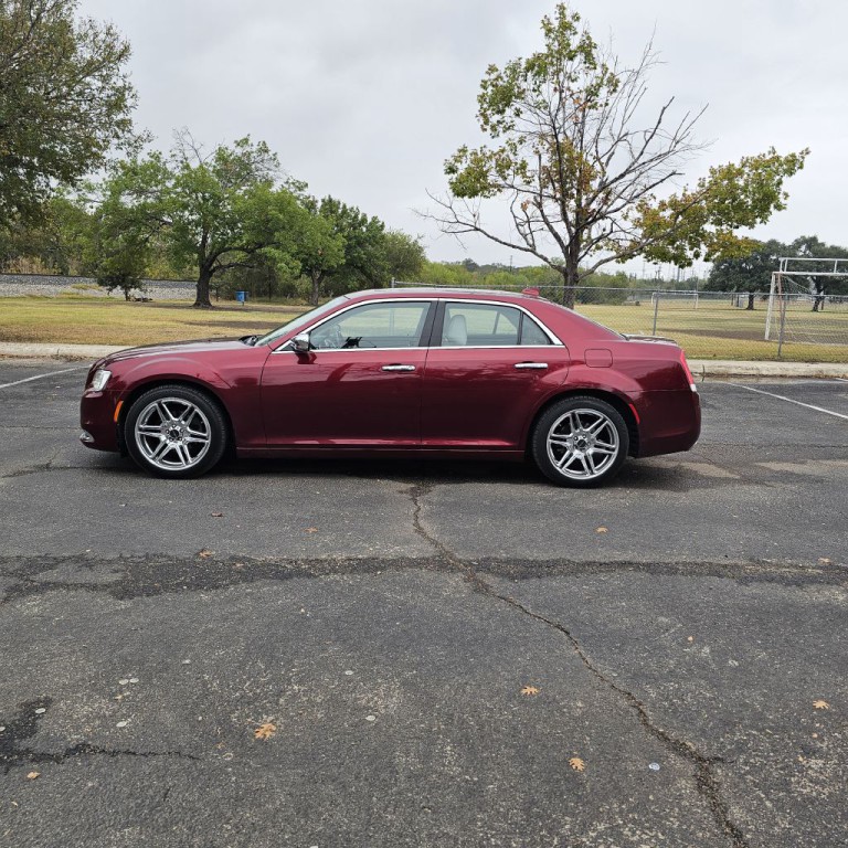 2018 Chrysler 300 Image 4