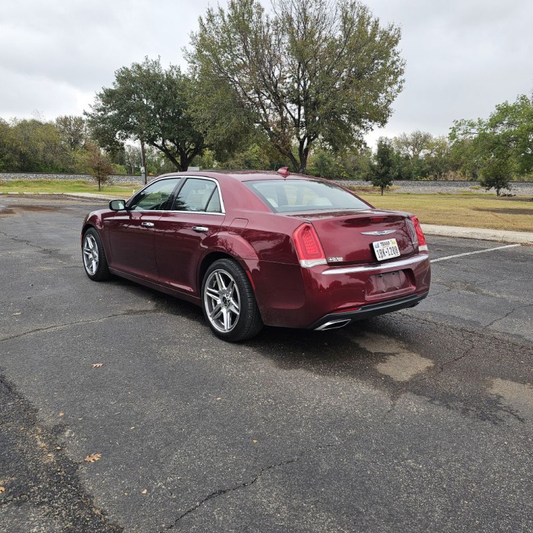 2018 Chrysler 300 Image 5