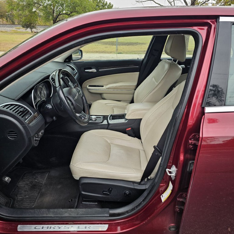 2018 Chrysler 300 Image 10