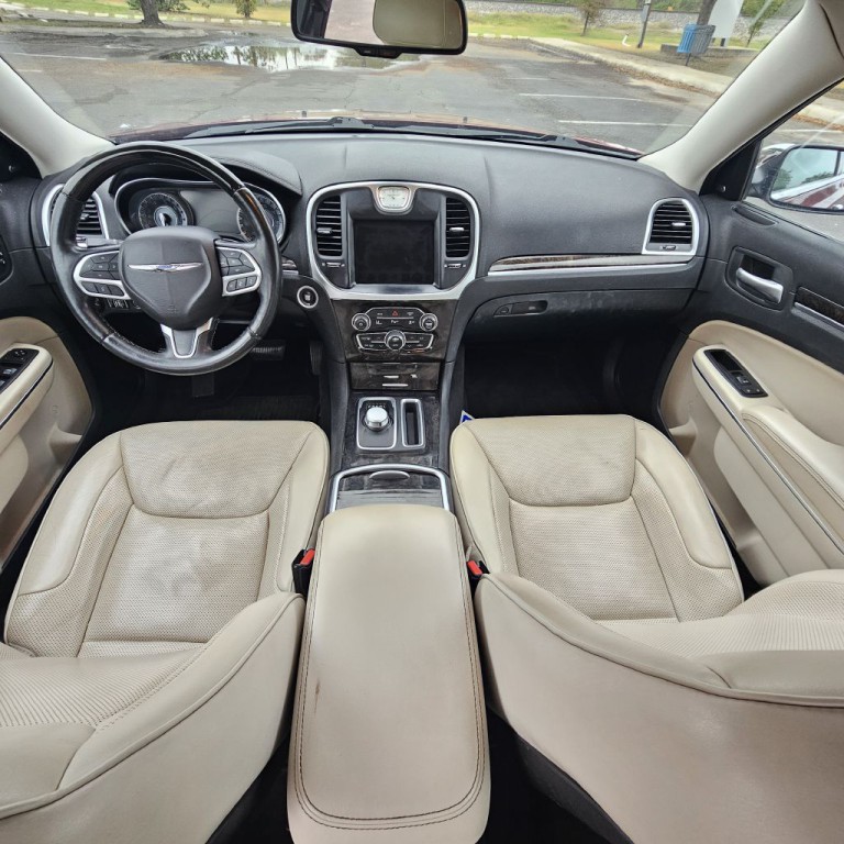 2018 Chrysler 300 Image 14