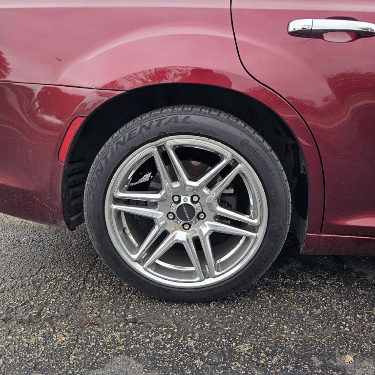 2018 Chrysler 300 Image 23