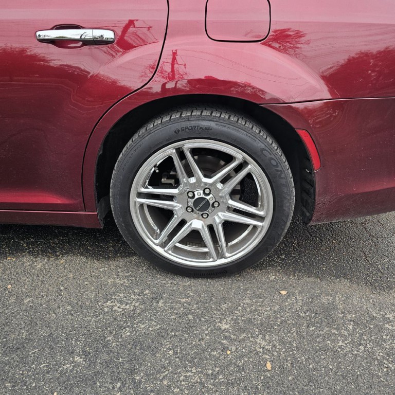 2018 Chrysler 300 Image 24