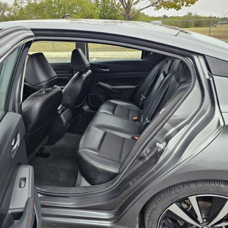 2022 Nissan Altima Image 12