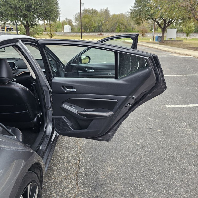 2022 Nissan Altima Image 15