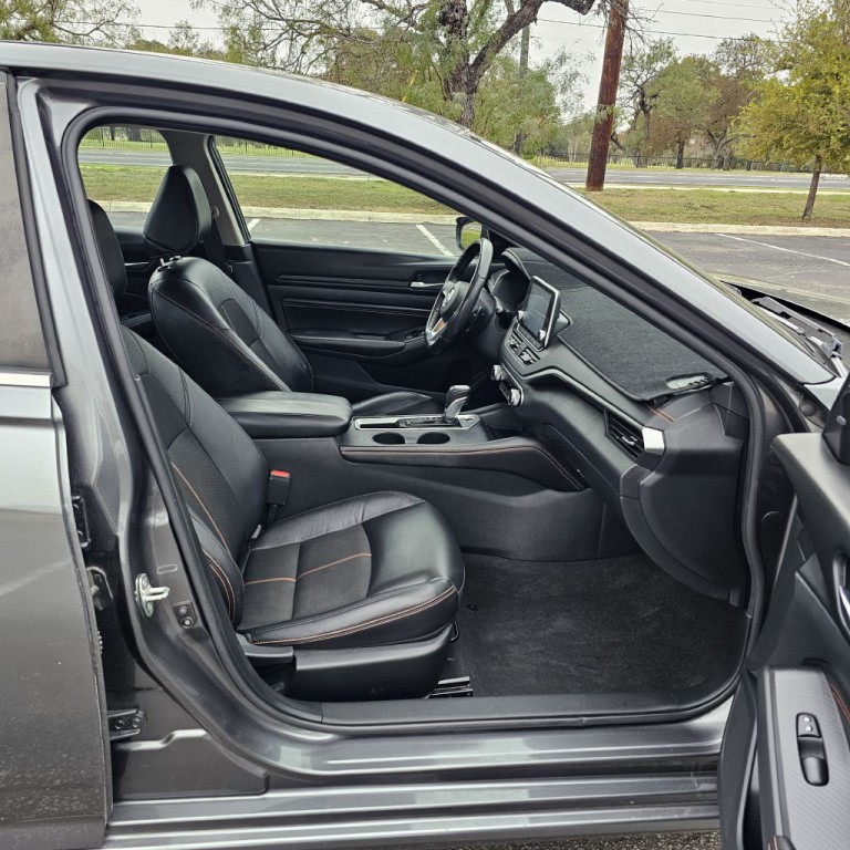 2022 Nissan Altima Image 18