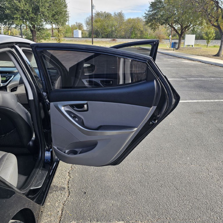 2012 Hyundai Elantra Image 14