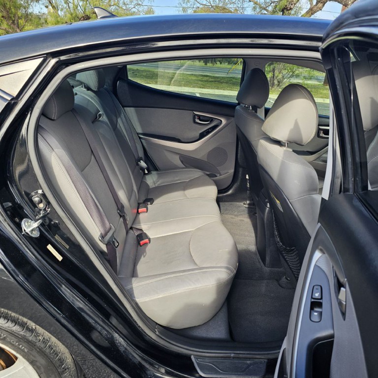 2012 Hyundai Elantra Image 15