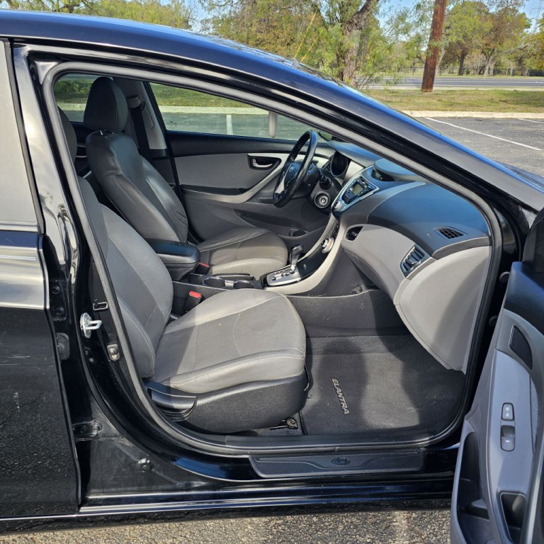 2012 Hyundai Elantra Image 17
