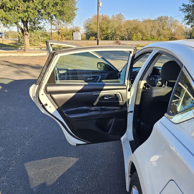 2015 Nissan Altima Image 11