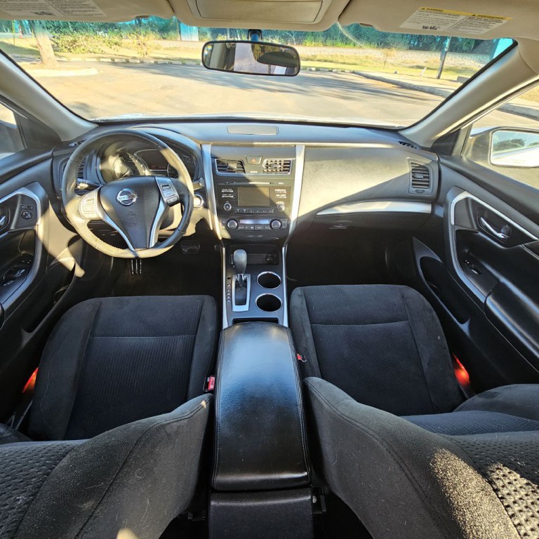 2015 Nissan Altima Image 12