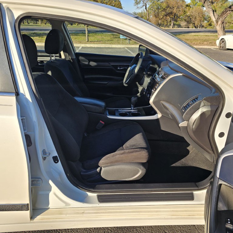 2015 Nissan Altima Image 16