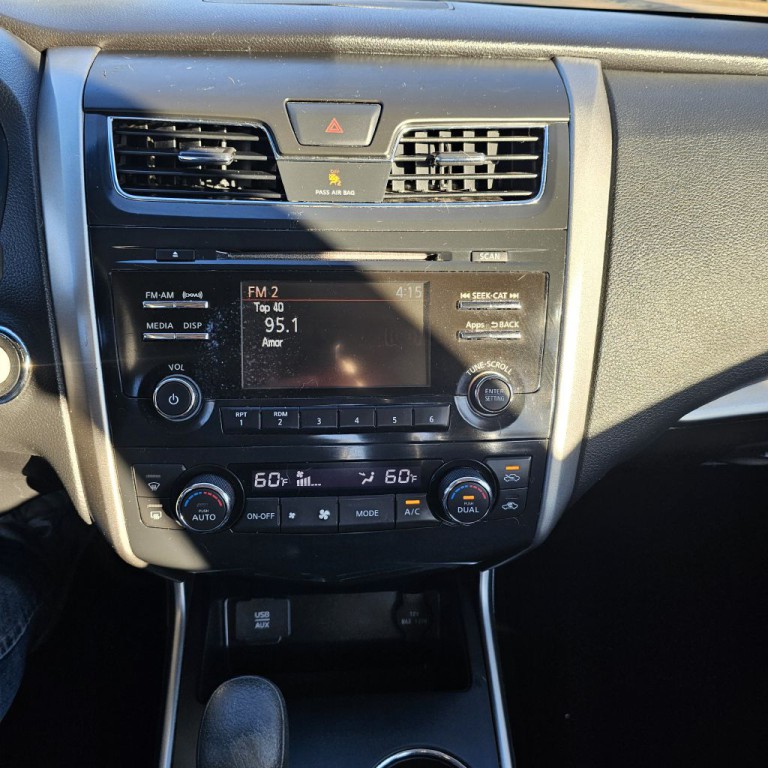 2015 Nissan Altima Image 17