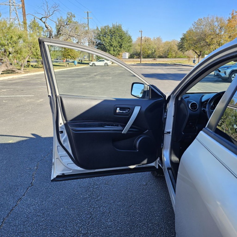 2011 Nissan Rogue Image 9