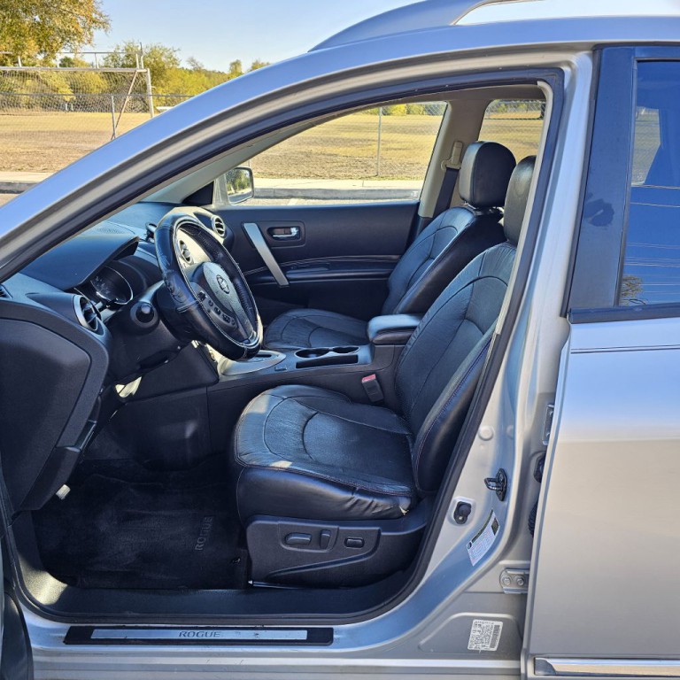 2011 Nissan Rogue Image 10
