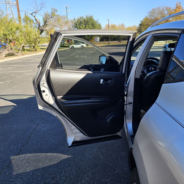 2011 Nissan Rogue Image 11