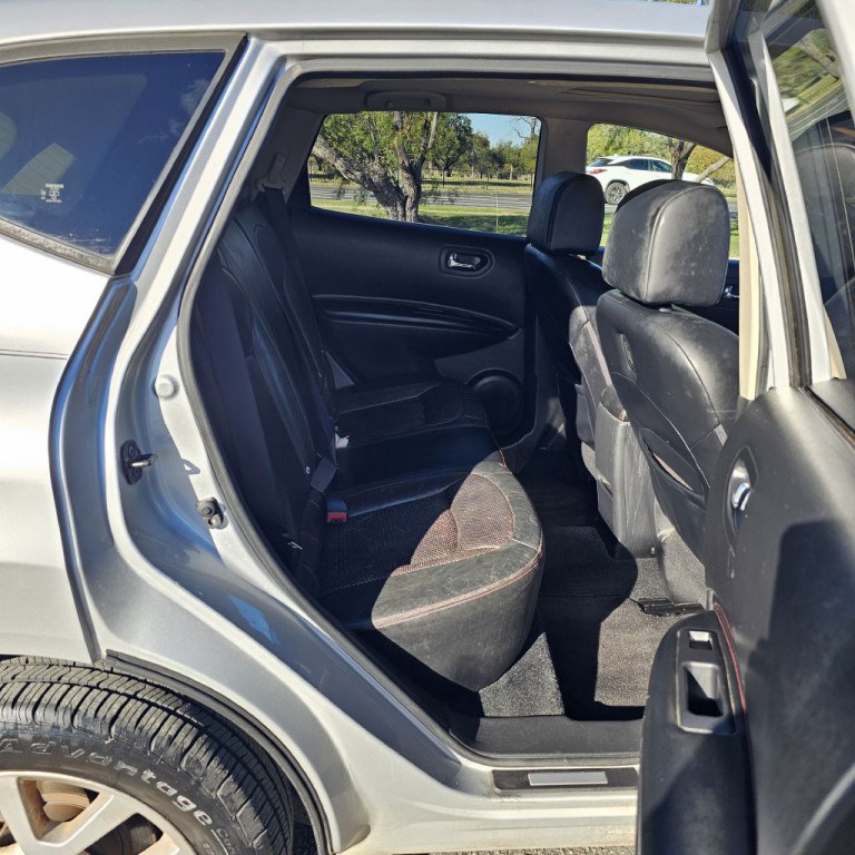 2011 Nissan Rogue Image 16