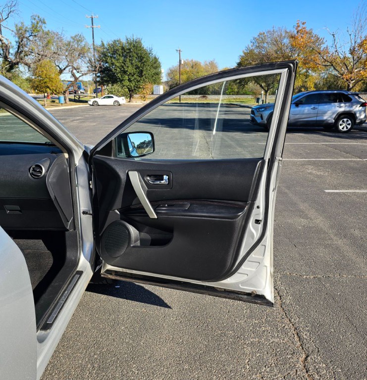 2011 Nissan Rogue Image 17