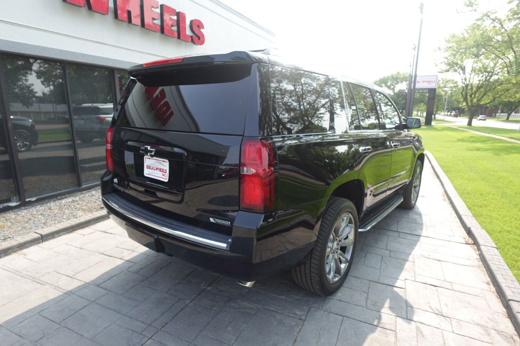 2017 Chevrolet Tahoe Image 2