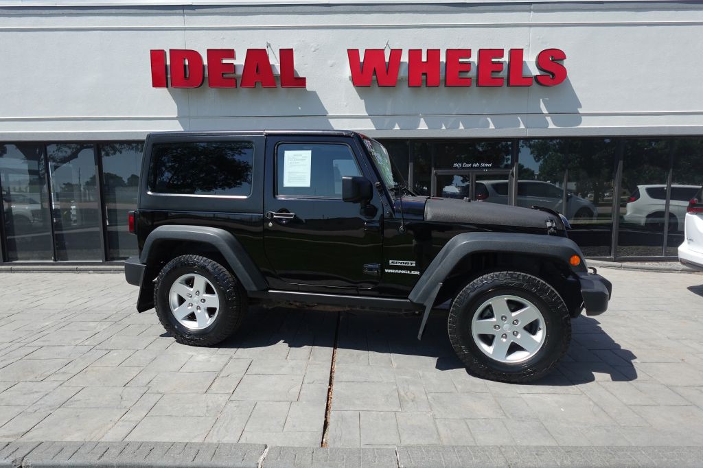 2013 Jeep Wrangler Image 1