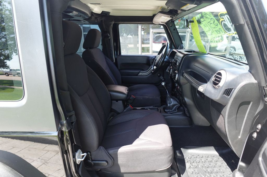 2013 Jeep Wrangler Image 15