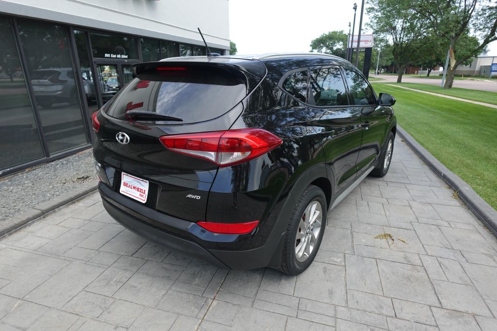 2017 Hyundai Tucson Image 2