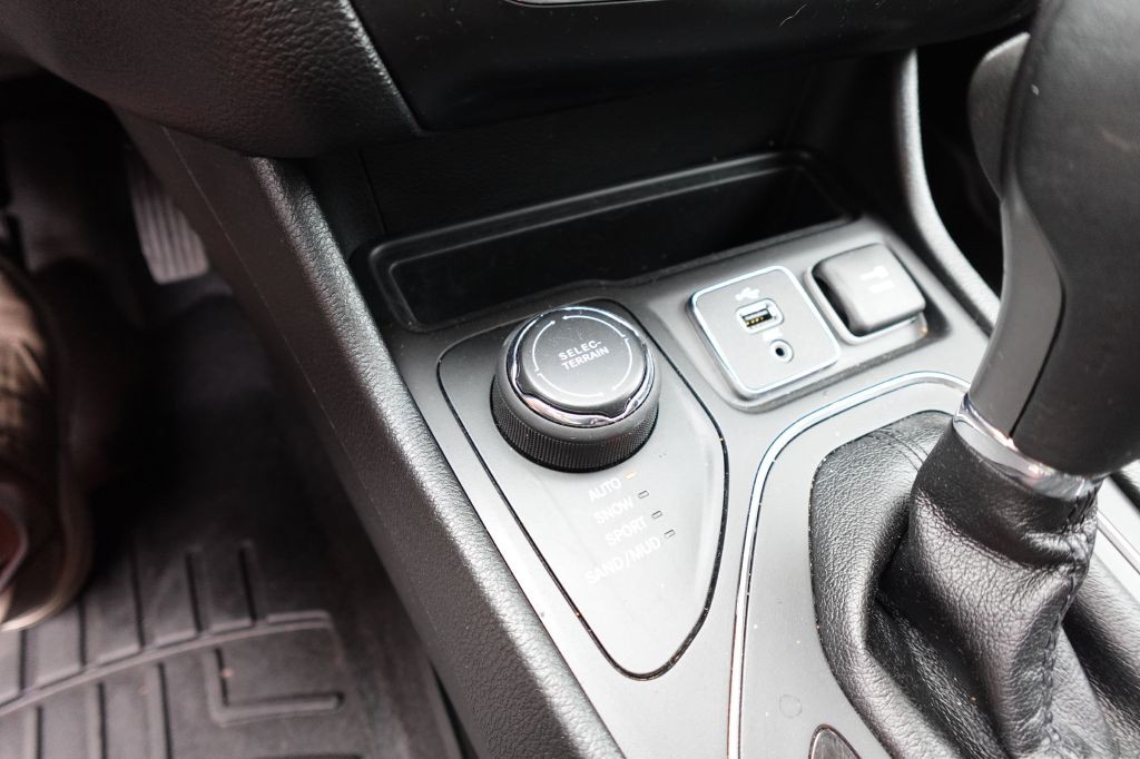 2019 Jeep Cherokee Image 11