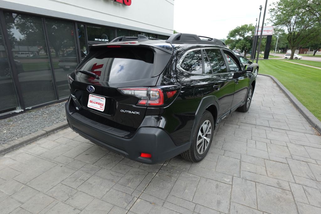 2023 Subaru Outback Image 2