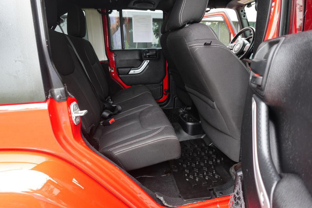 2013 Jeep Wrangler Unlimited Image 14