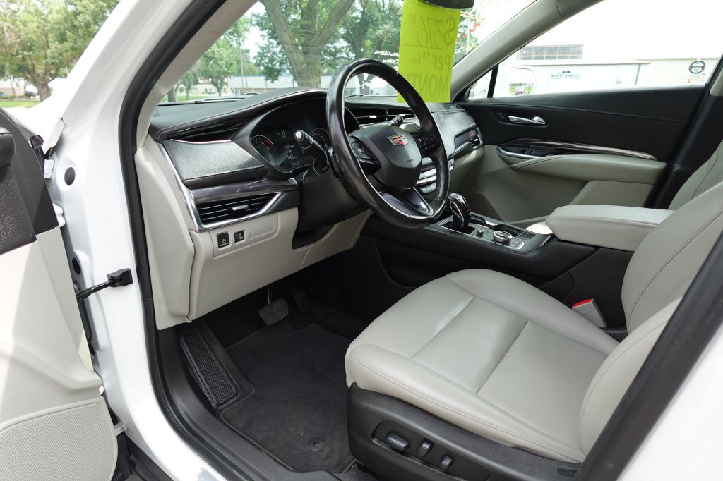 2019 Cadillac XT4 Image 10