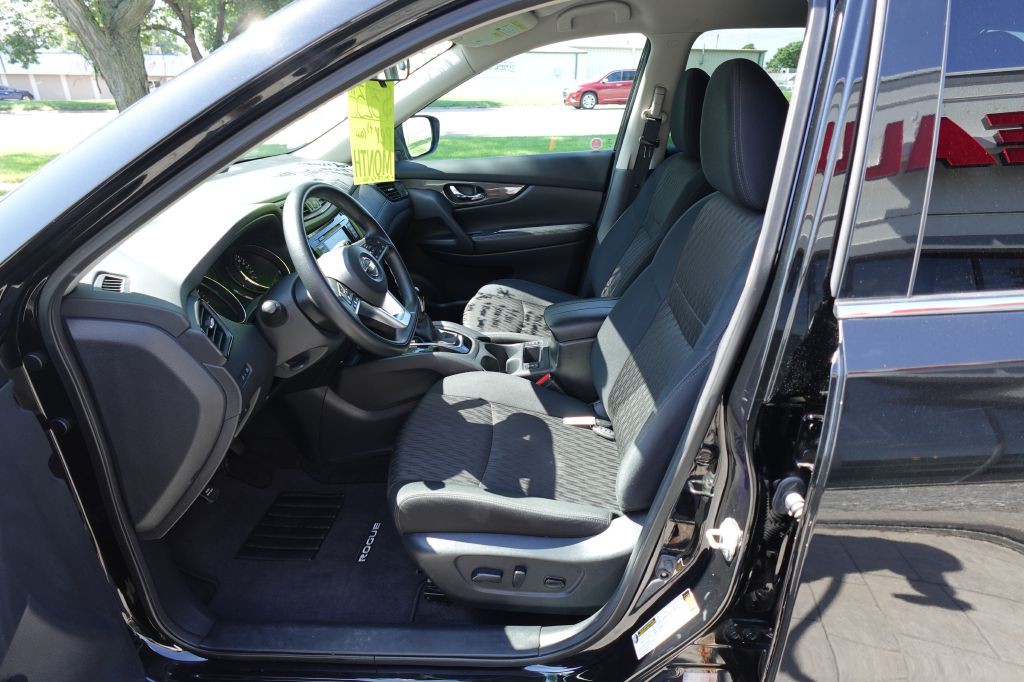 2019 Nissan Rogue Image 9