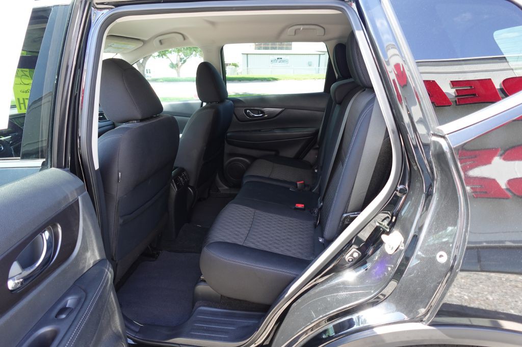 2019 Nissan Rogue Image 10