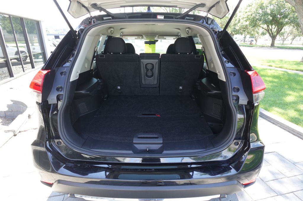 2019 Nissan Rogue Image 11