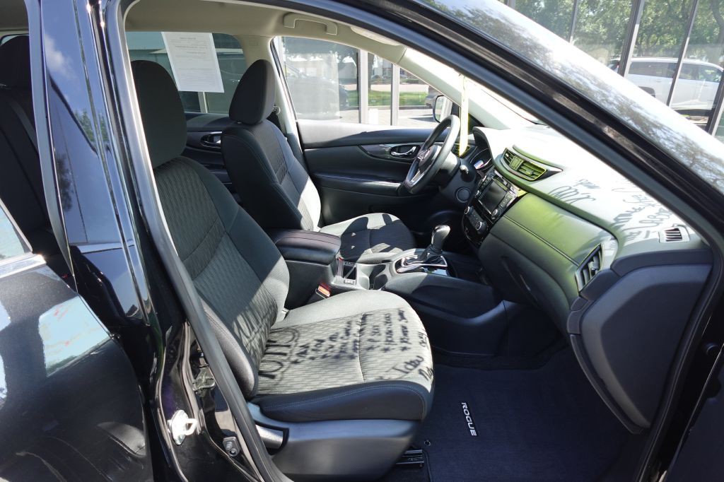 2019 Nissan Rogue Image 13