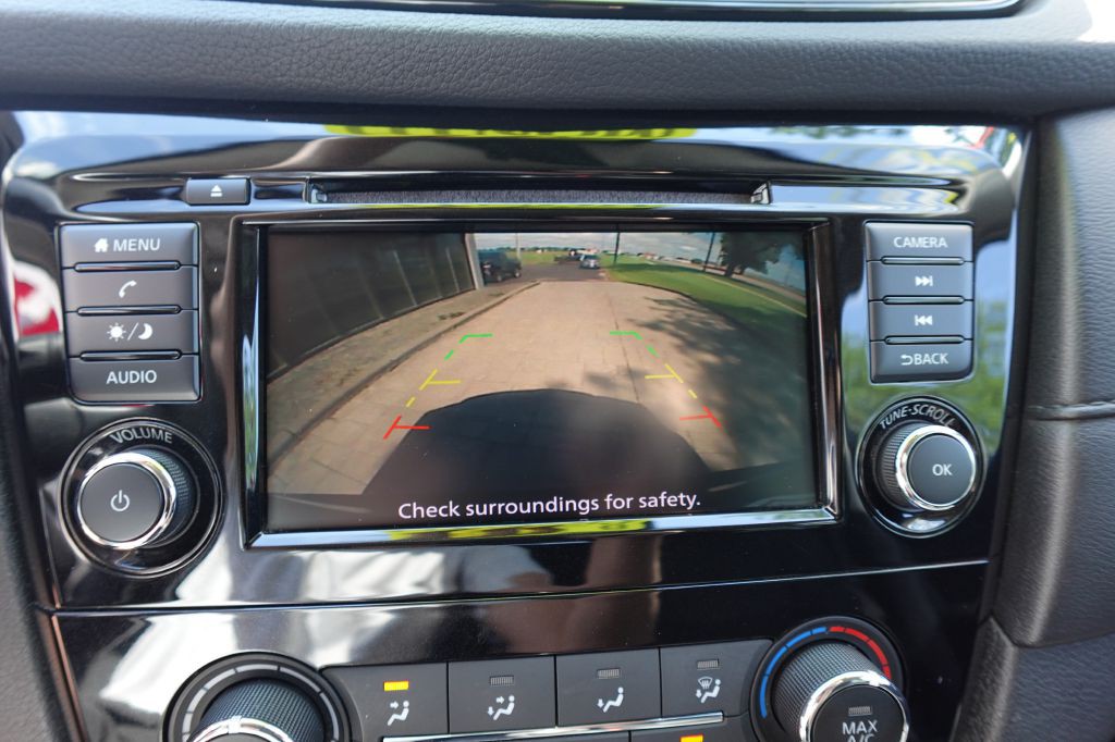 2019 Nissan Rogue Image 17