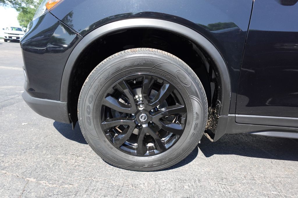 2019 Nissan Rogue Image 18
