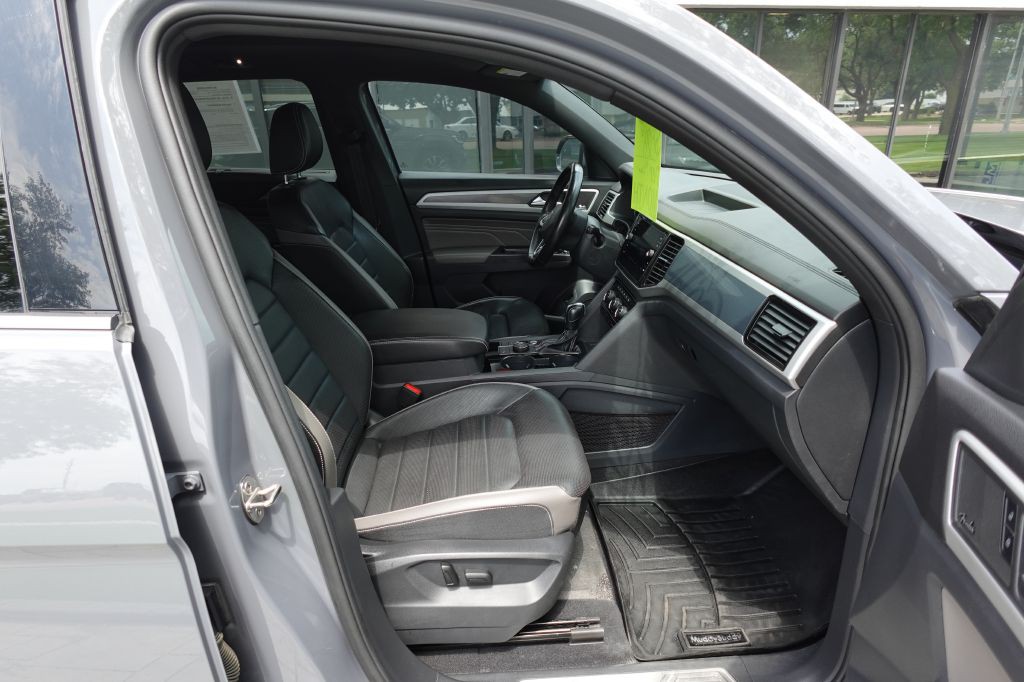 2021 Volkswagen Atlas Cross Sport Image 13