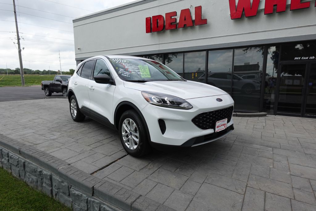 2022 Ford Escape Image 2
