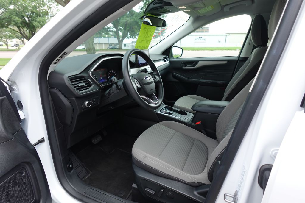 2022 Ford Escape Image 9