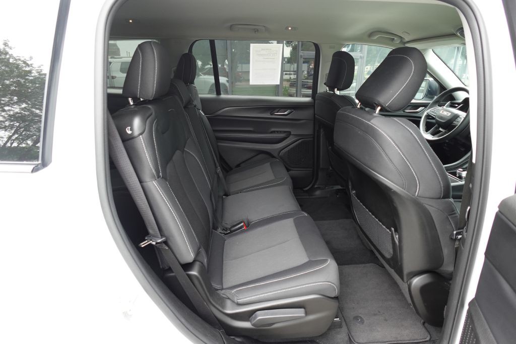 2023 Jeep Grand Cherokee Image 14