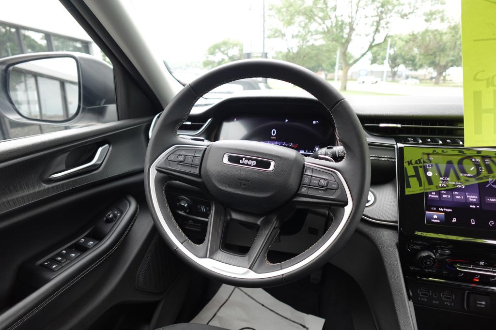 2023 Jeep Grand Cherokee Image 16