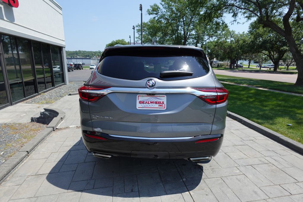 2021 Buick Enclave Image 3