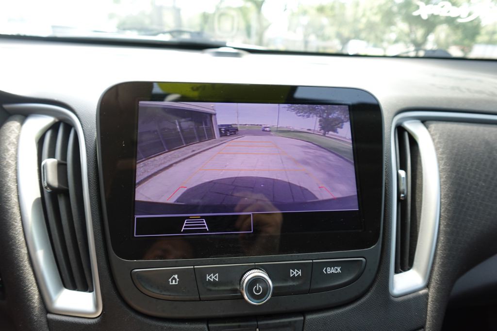 2022 Chevrolet Malibu Image 17