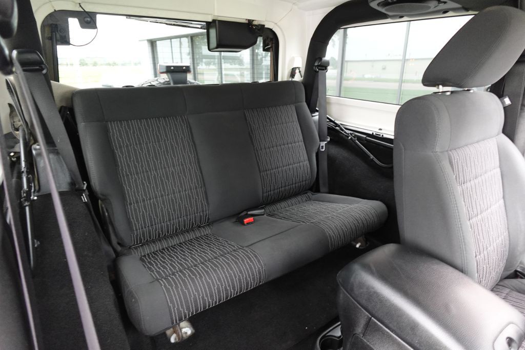 2012 Jeep Wrangler Image 12