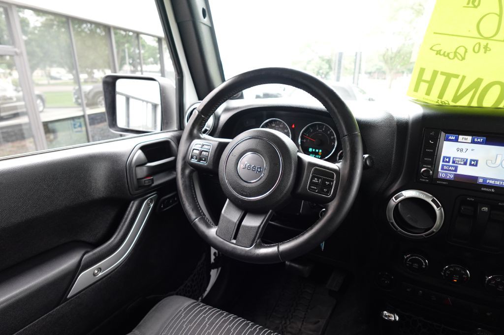 2012 Jeep Wrangler Image 14
